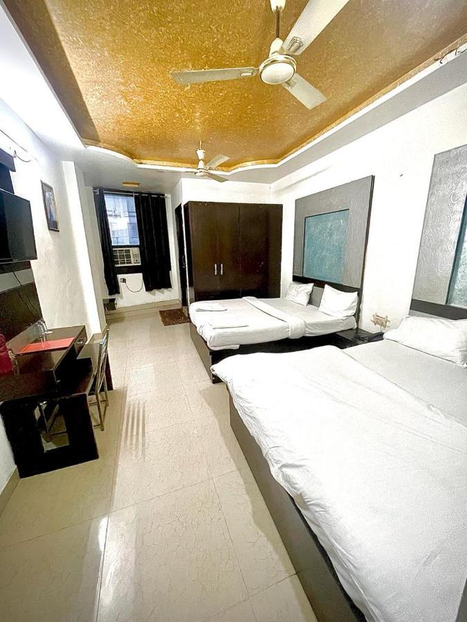 Premium Boston Rooms Family Hotel Agra  Exteriér fotografie